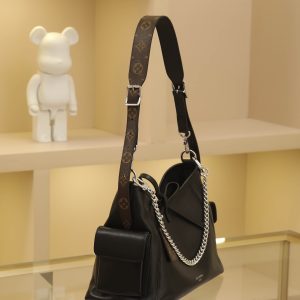 Alternative view of Dimensions: 33.5 x 23 x 15 cm (Length x Height x Width)